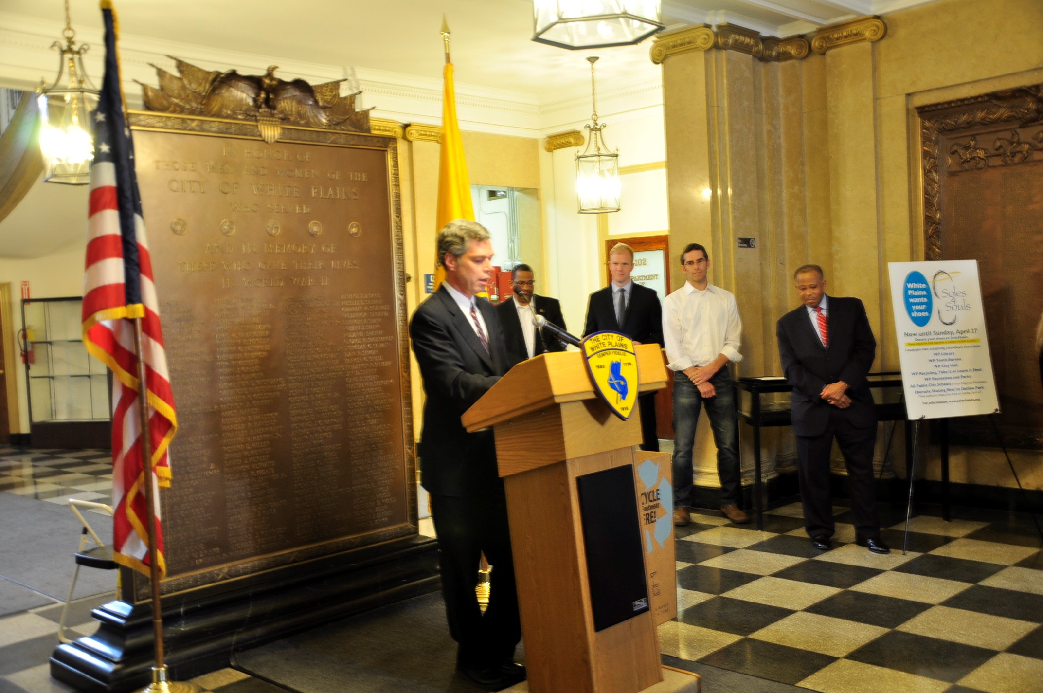 2014 Earth Day Press conference speaker Mayor Roac